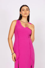 Vestido longo regata com fenda frontal