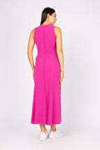 Vestido longo regata com fenda frontal