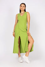 Vestido longo regata com fenda frontal