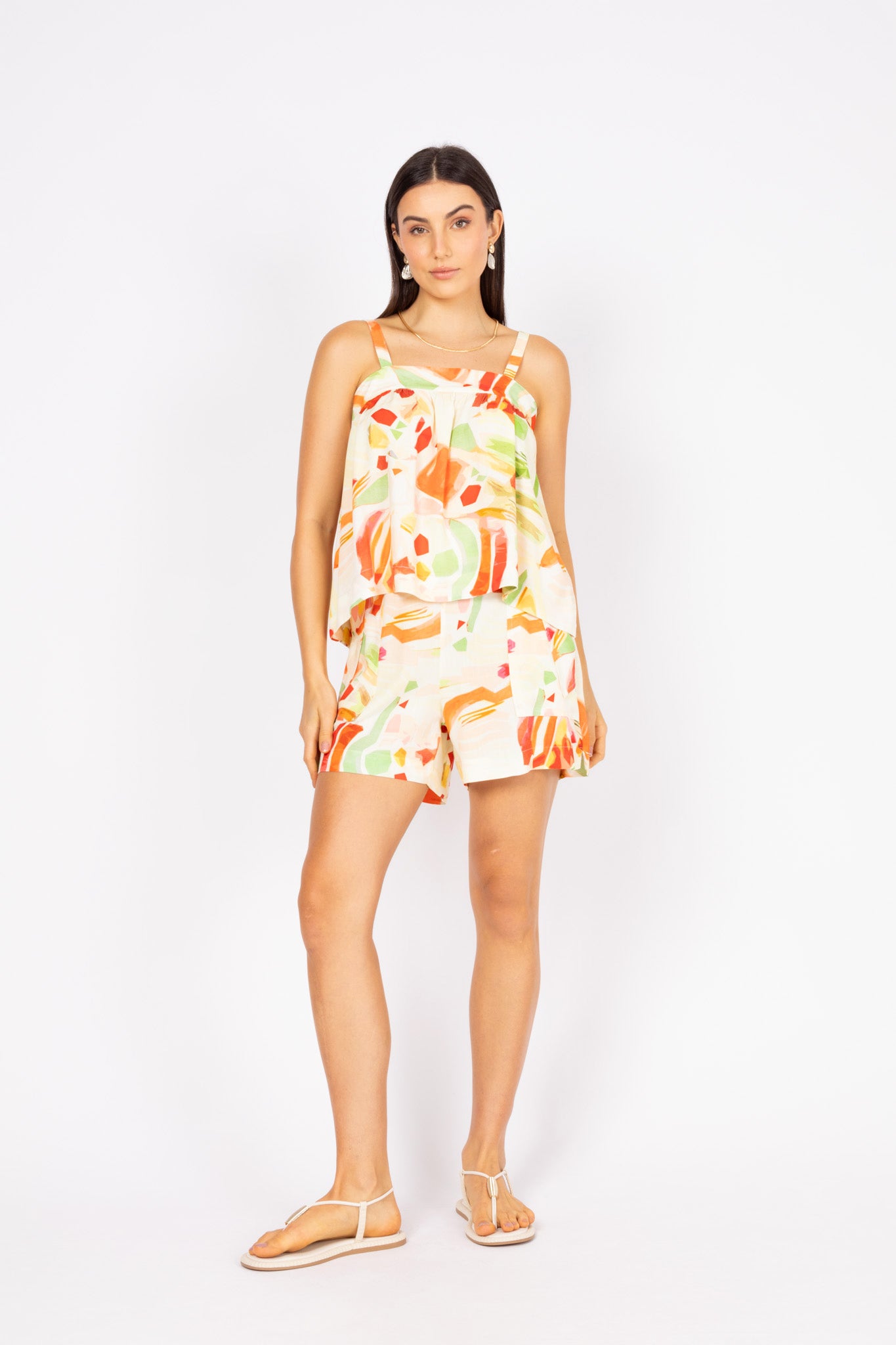 Conjunto de bata e shorts com estampa abstrata