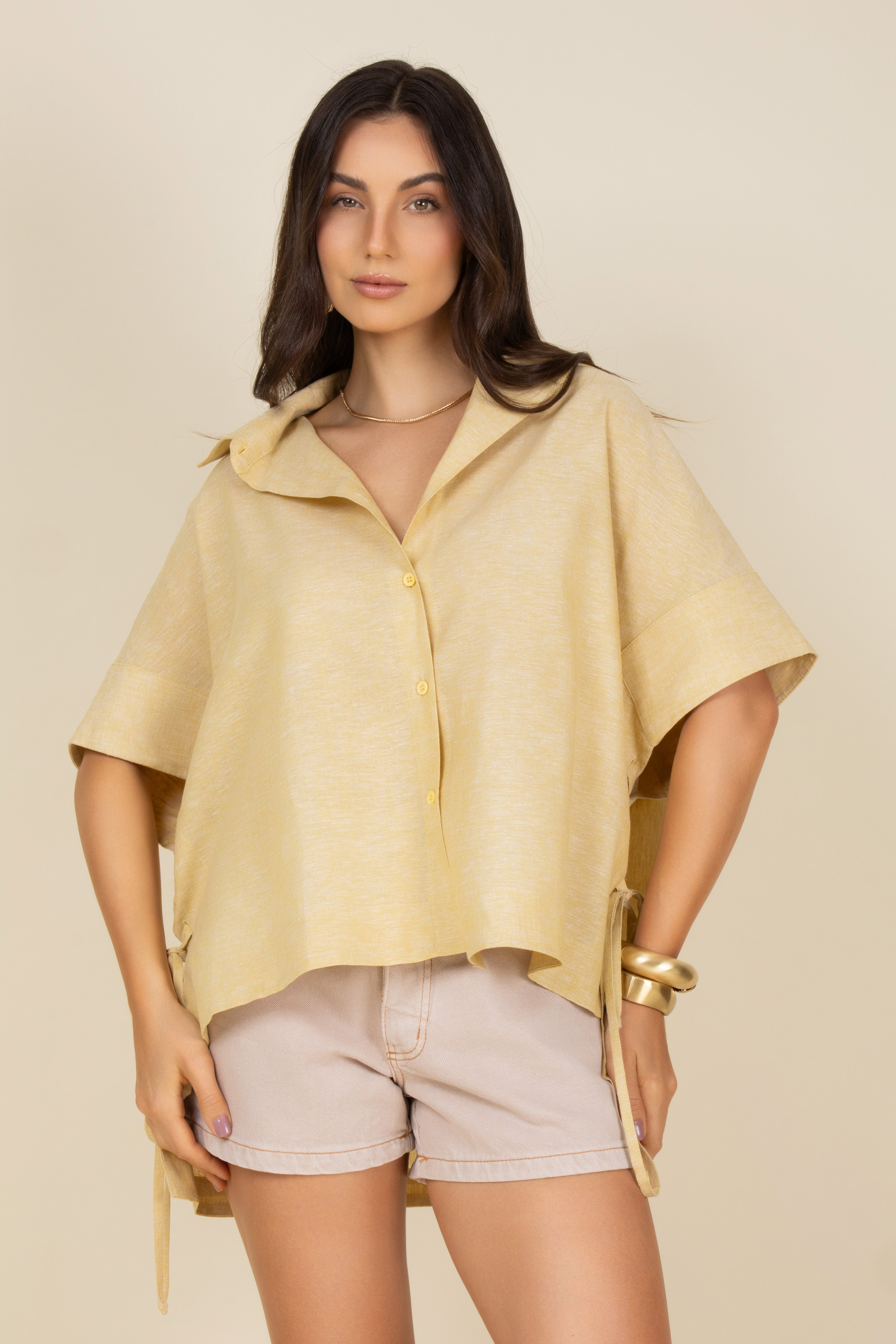 Camisa linho amarração lateral
