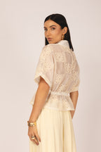 Blusa bordada com zíper