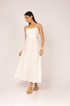 Vestido com abertura na cintura