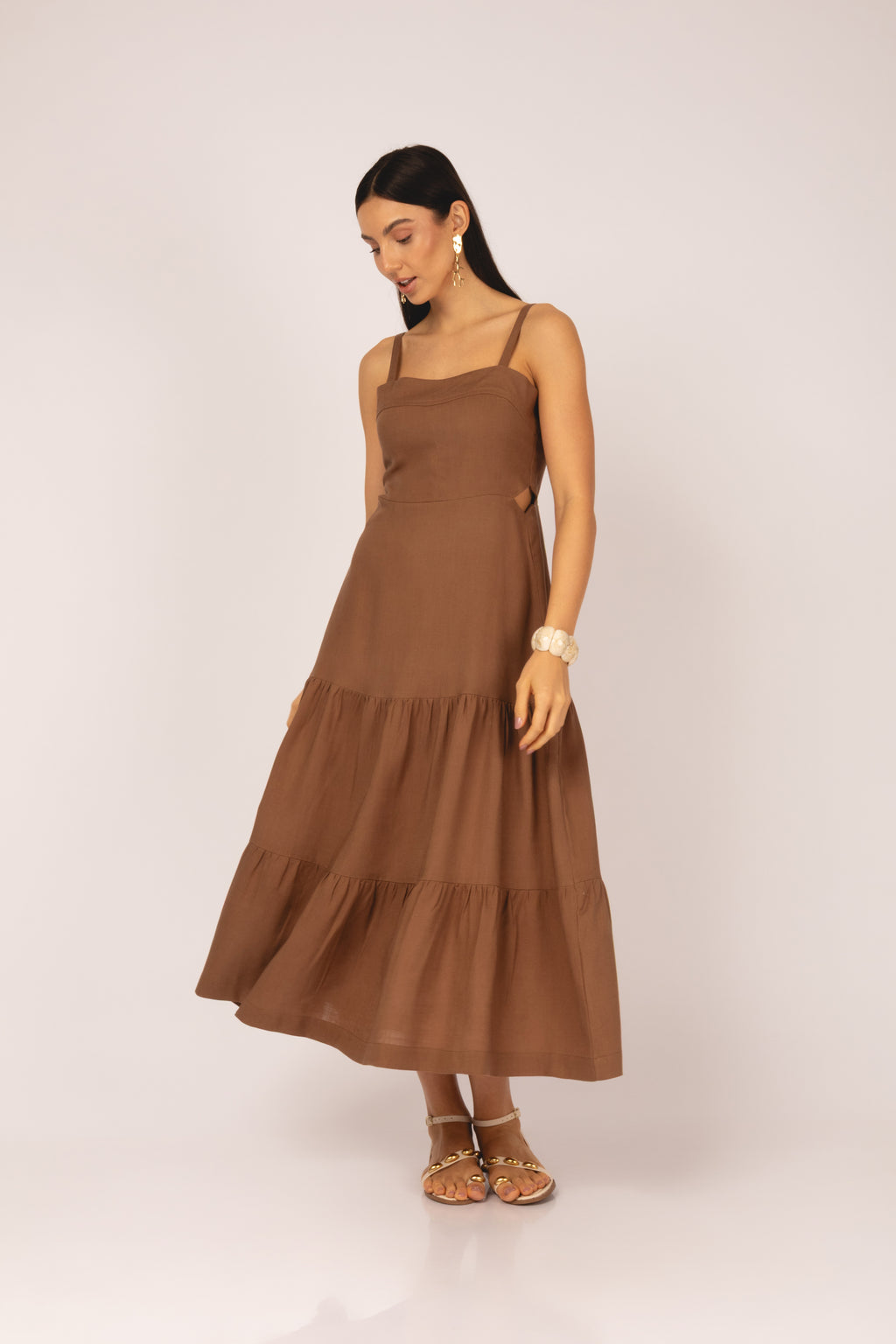 Vestido com abertura na cintura