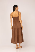 Vestido com abertura na cintura