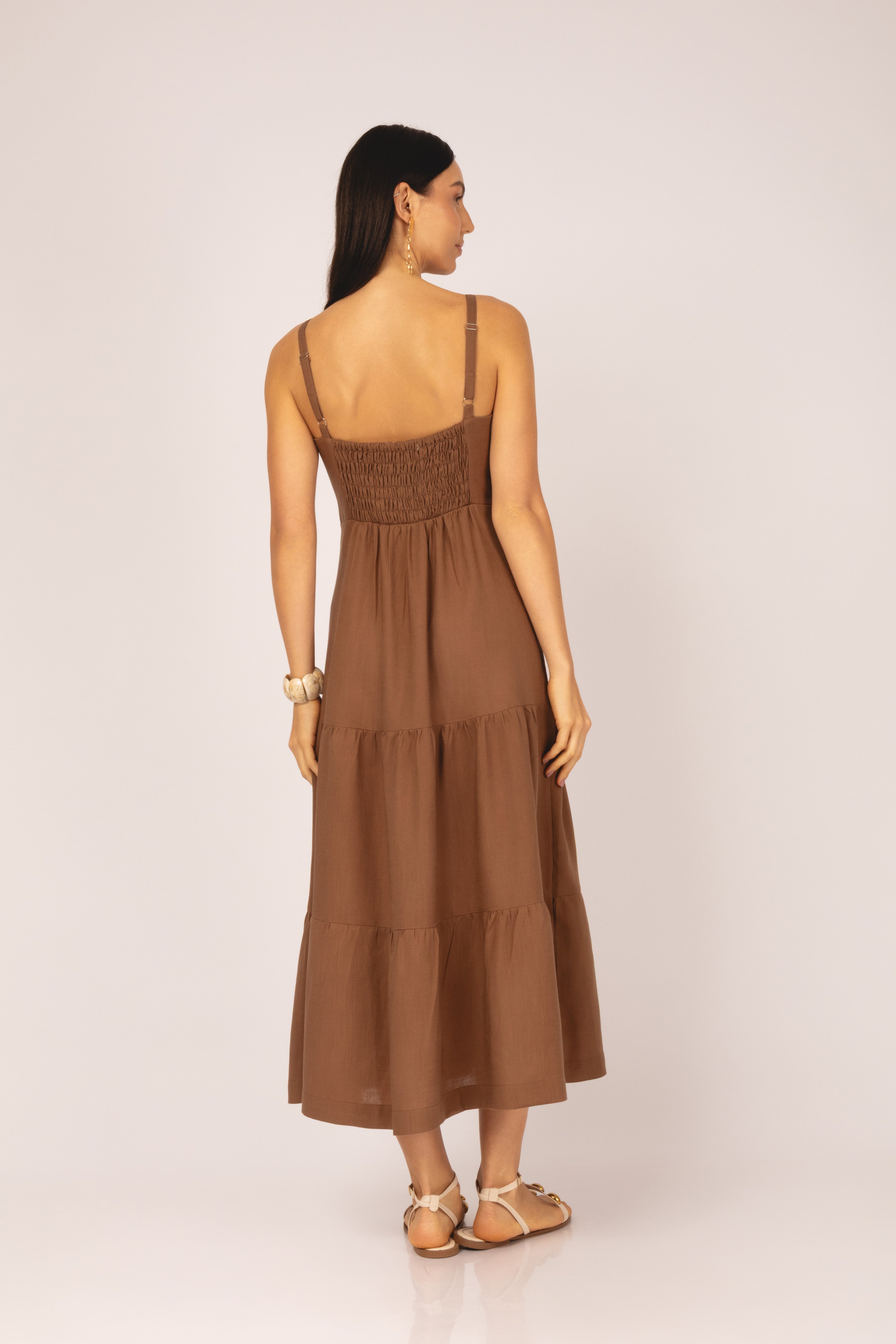 Vestido com abertura na cintura