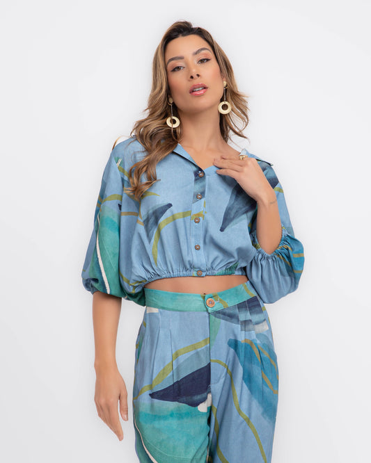 Max cropped em viscose digital estampa abstrato azul