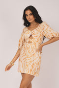 Vestido curto com nós