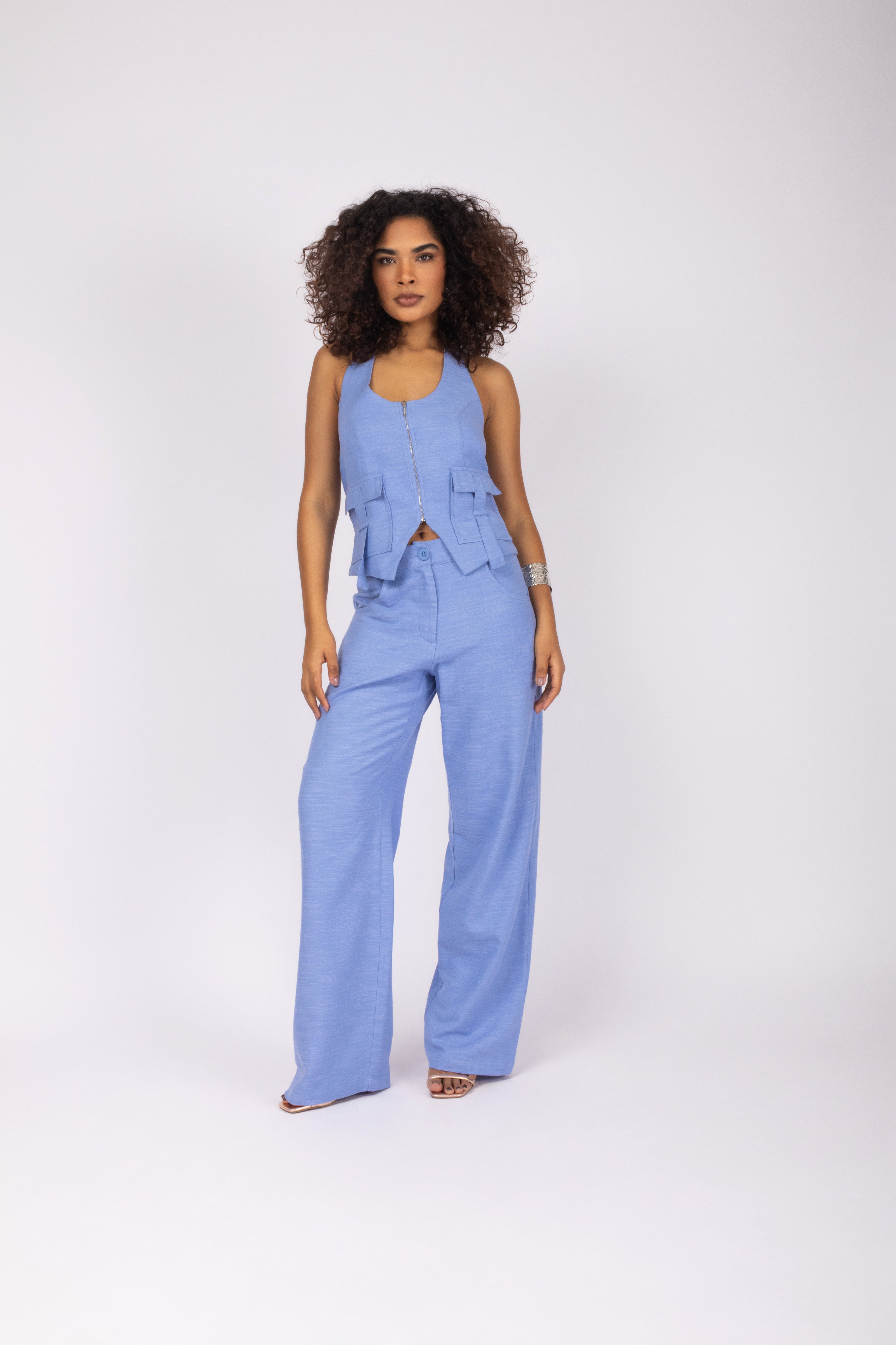 Conjunto em linho de colete e calça pantalona