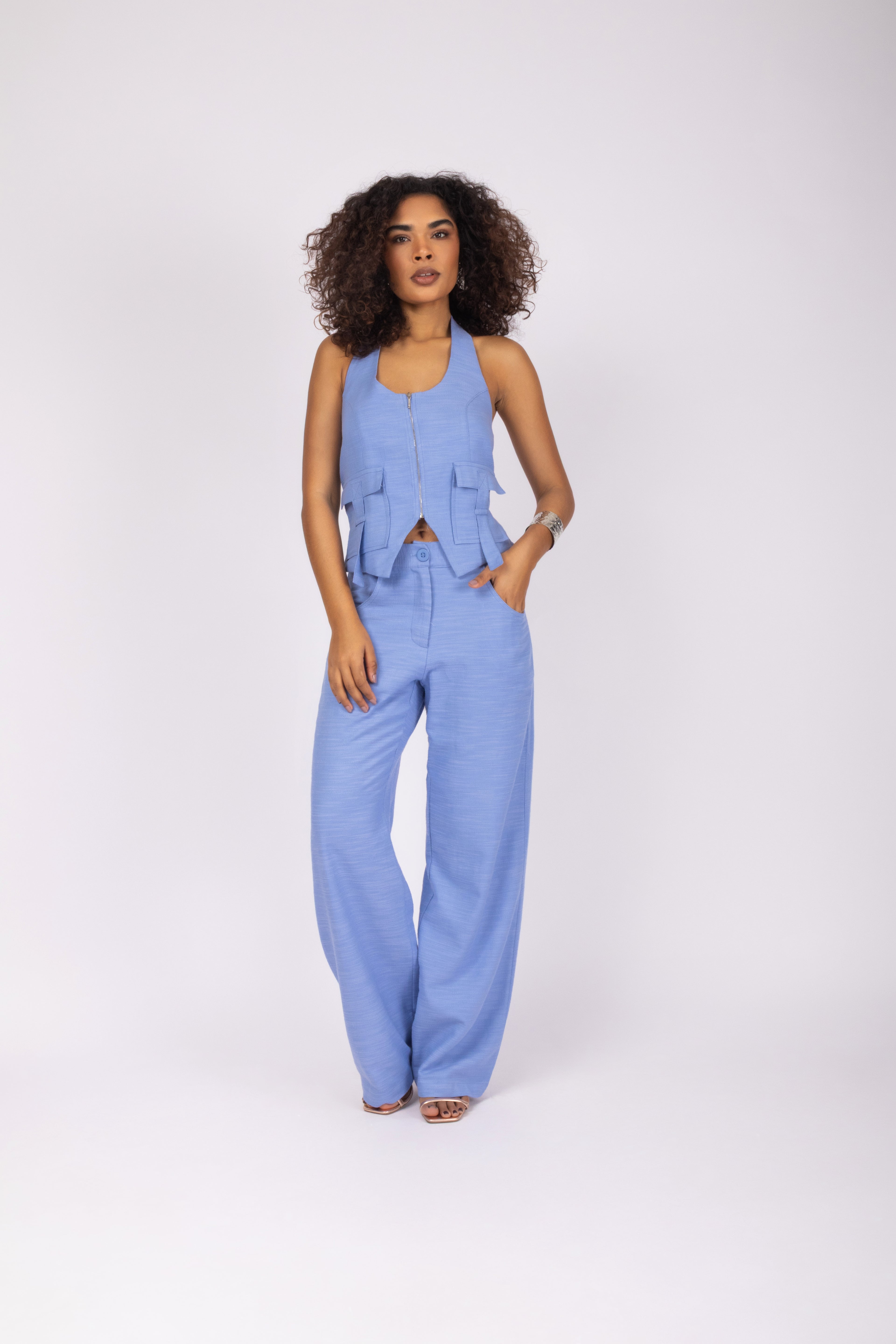 Conjunto em linho de colete e calça pantalona