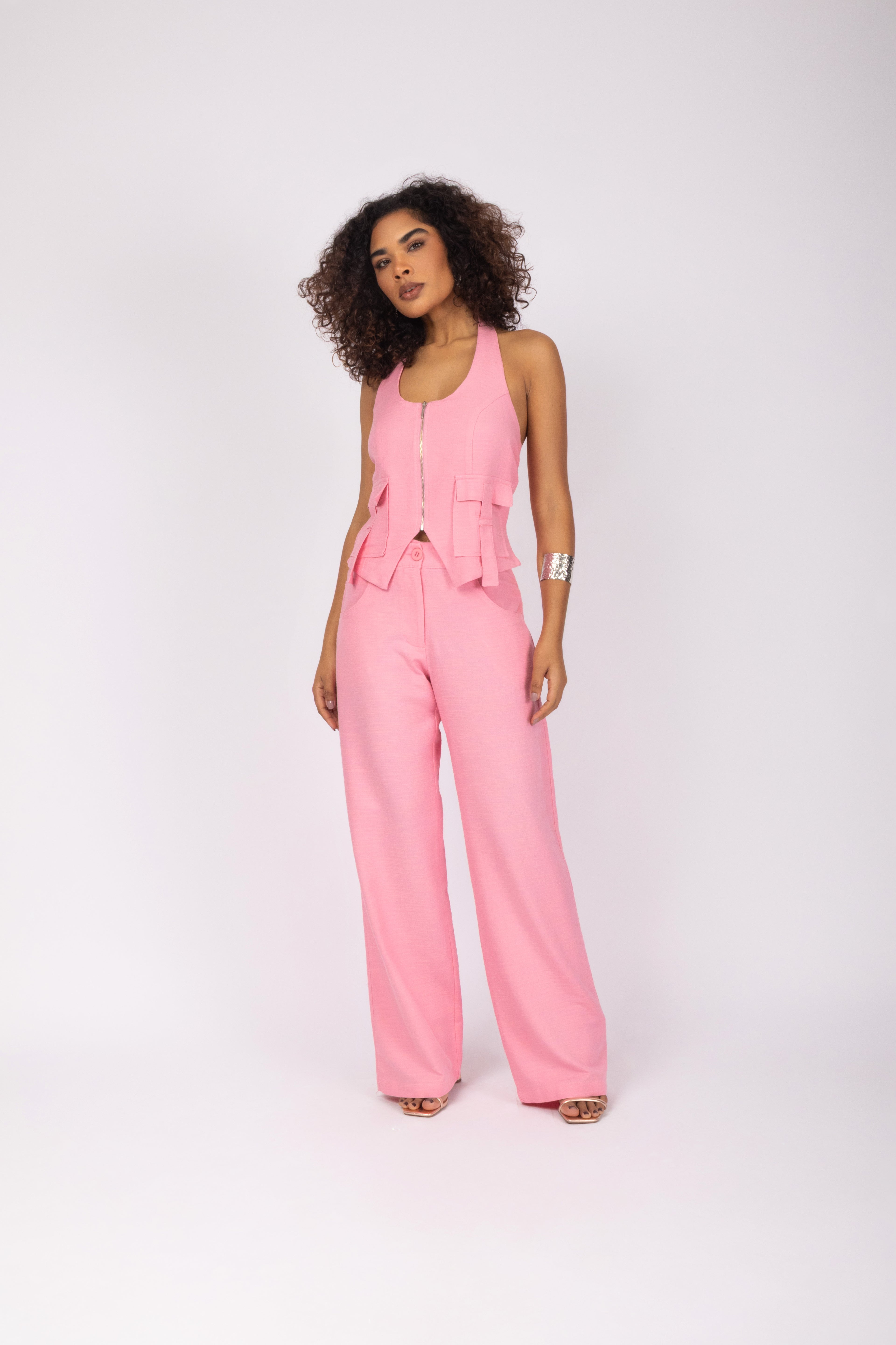 Conjunto em linho de colete e calça pantalona