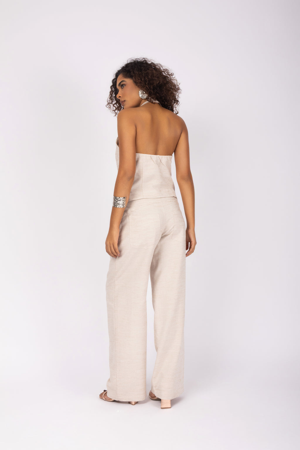 Conjunto em linho de colete e calça pantalona