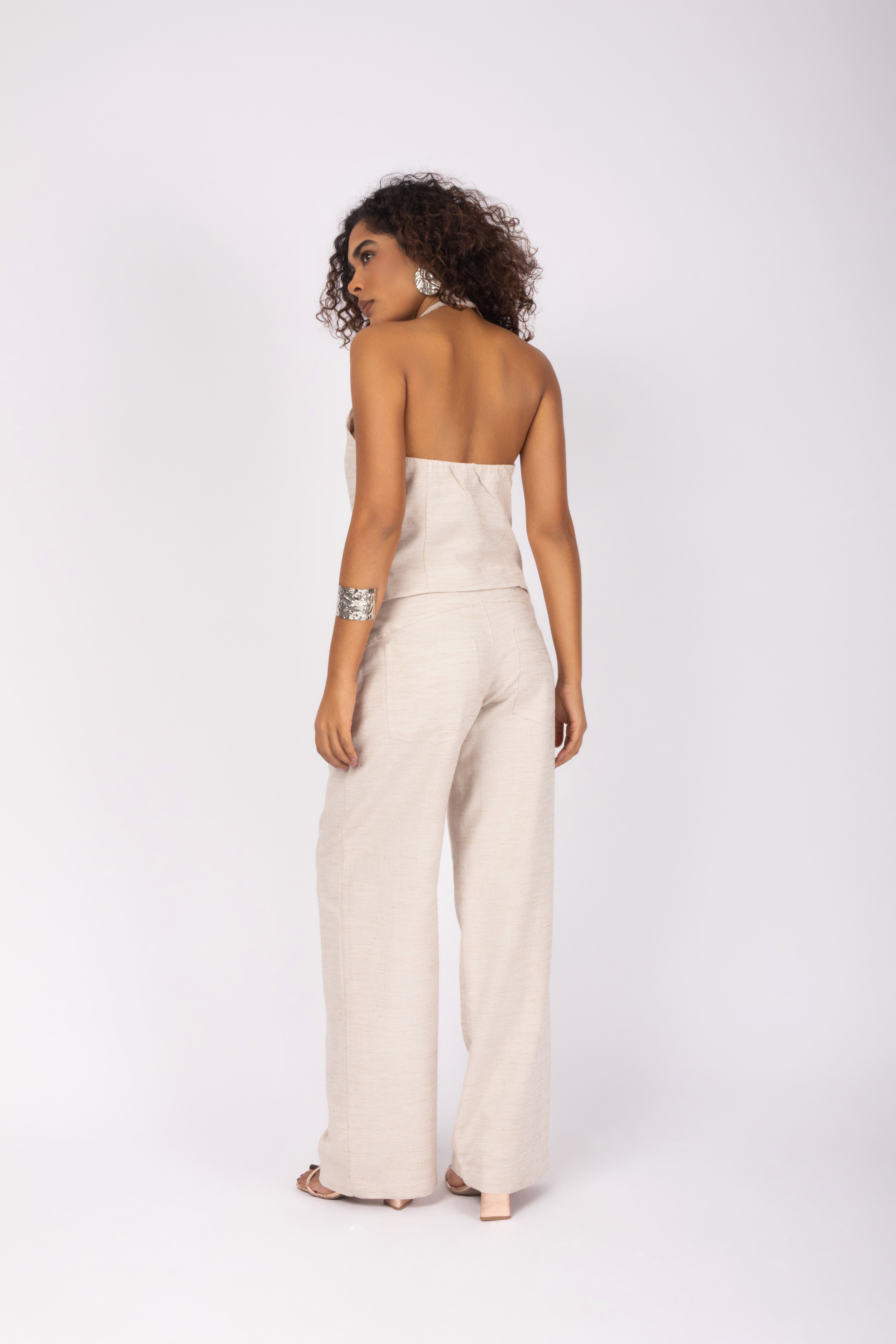 Conjunto em linho de colete e calça pantalona