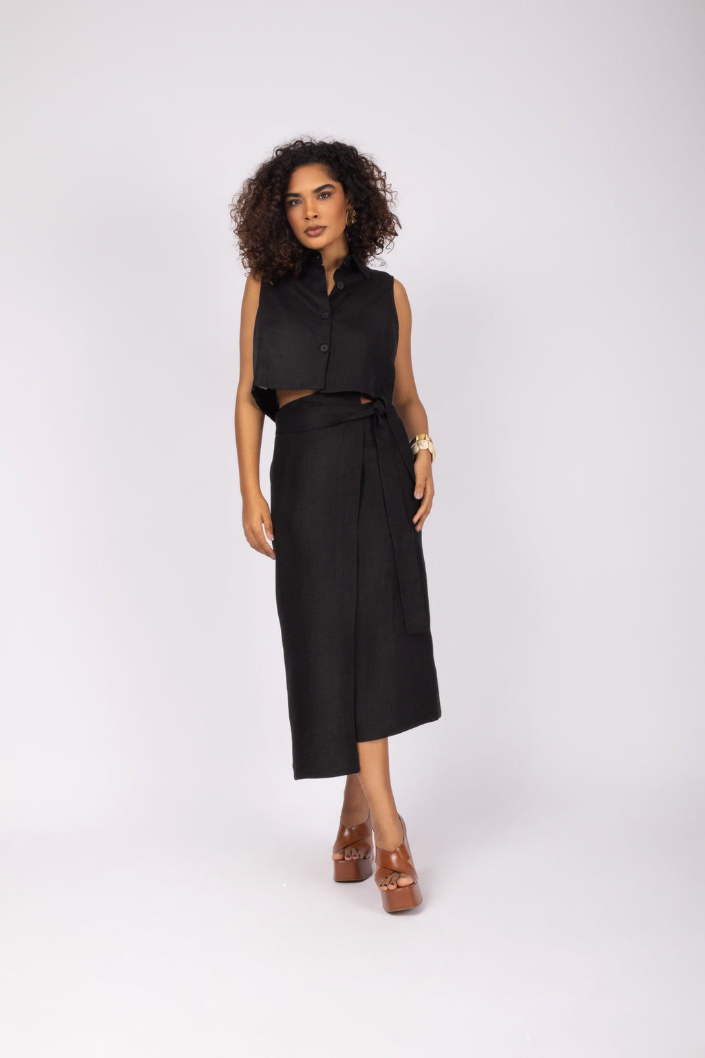 Conjunto linho cropped e saia midi