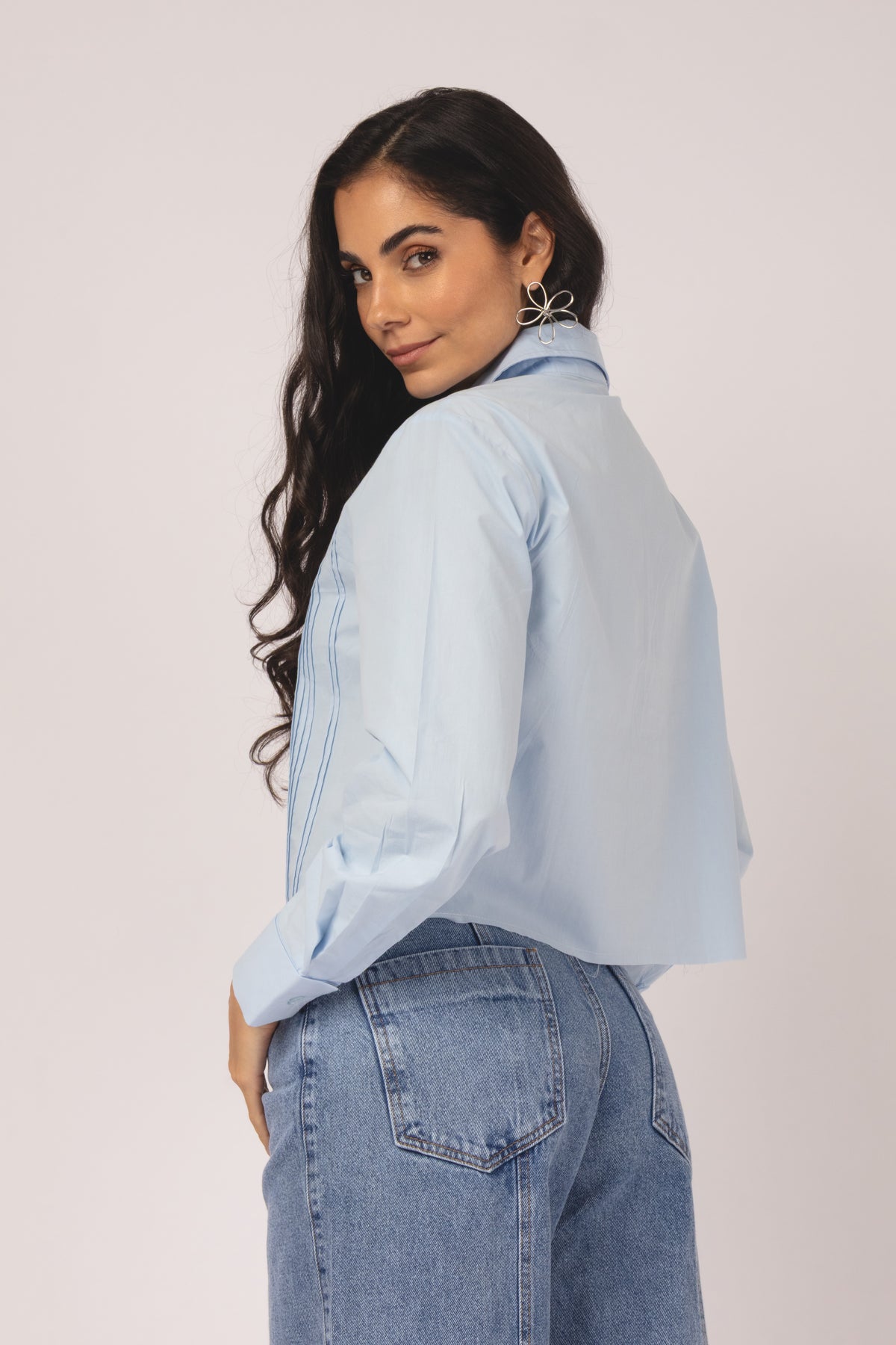 Camisa Cropped com Nervuras Frontais