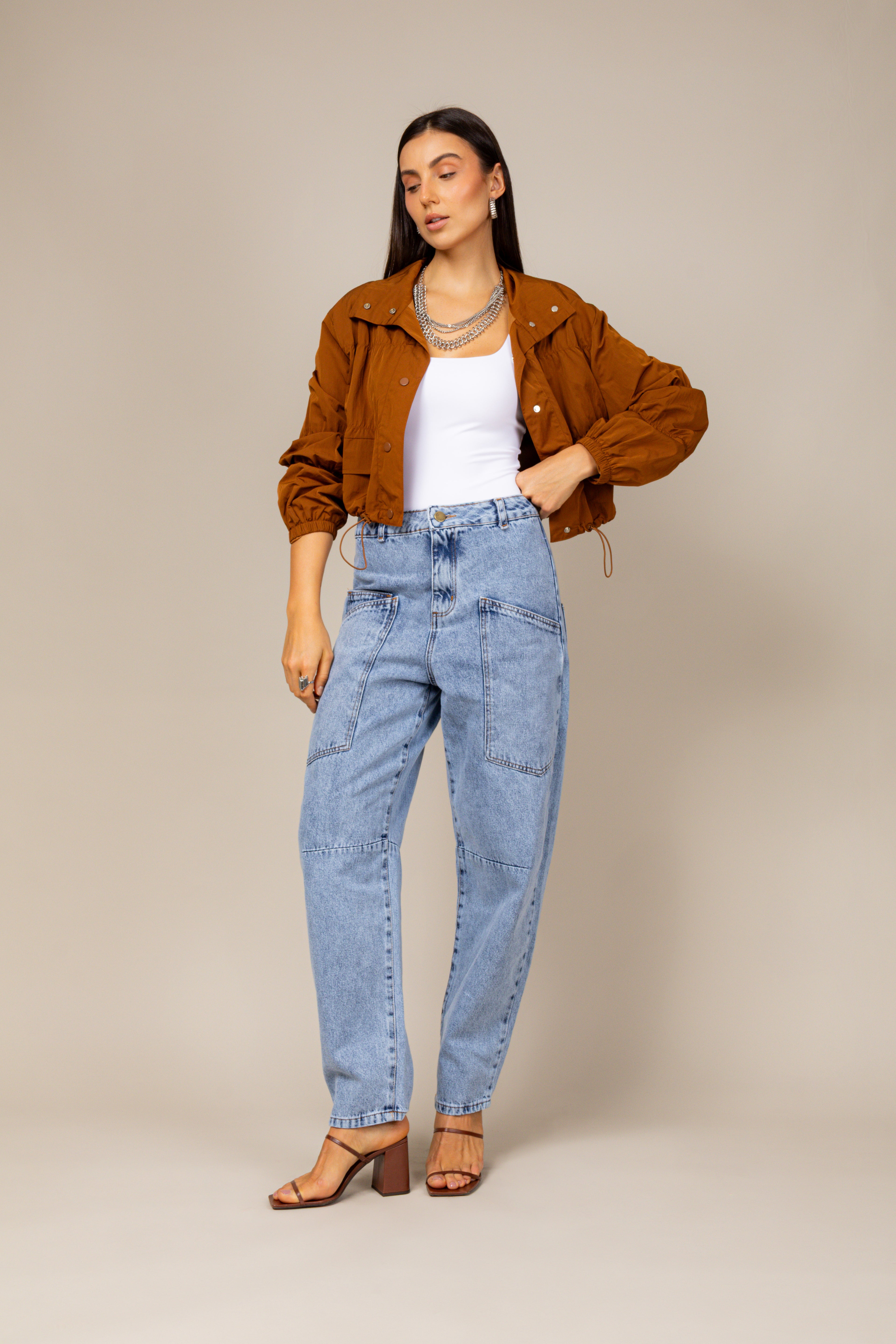 Calça jeans ferradura cintura média