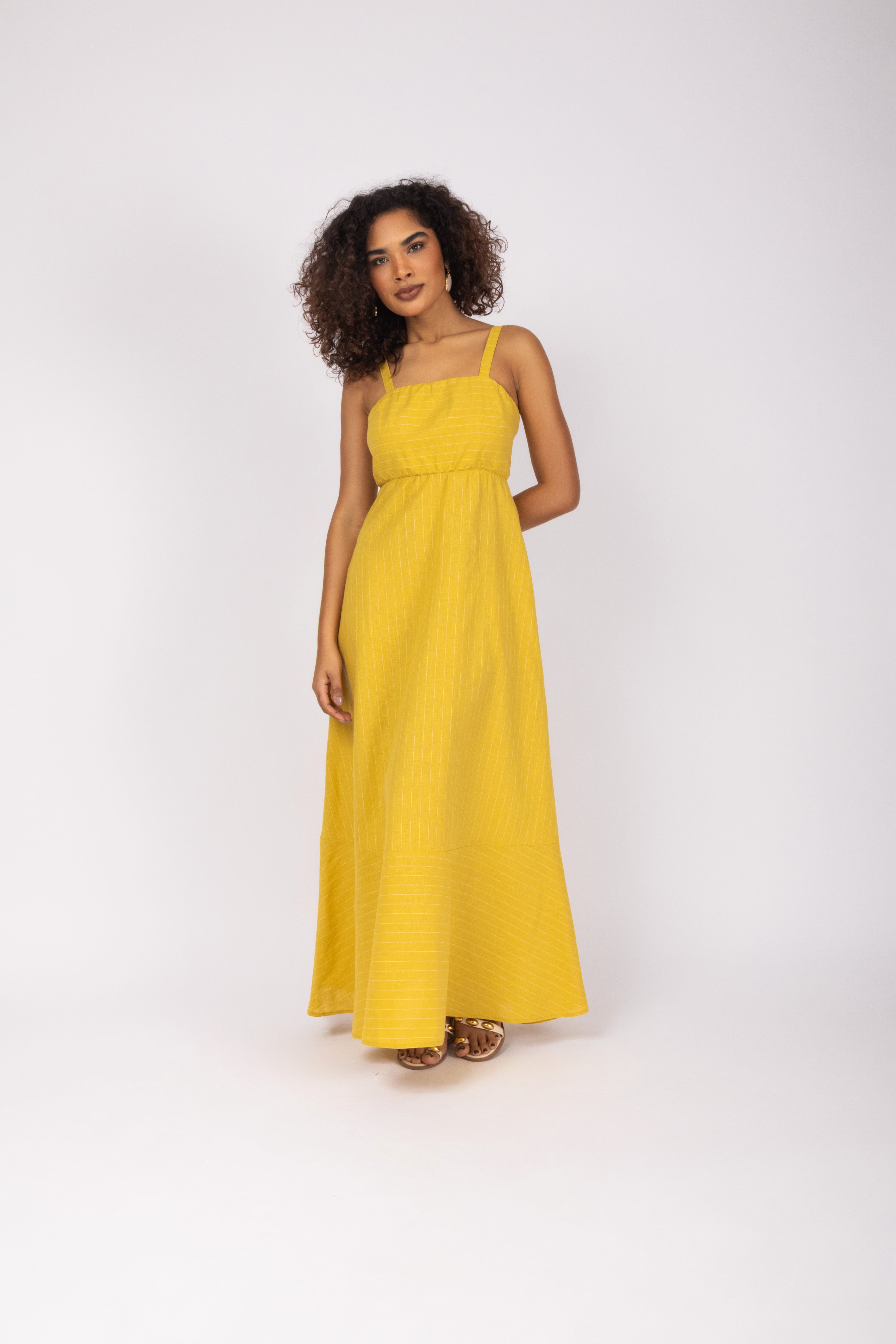 Vestido longo em linho com listras