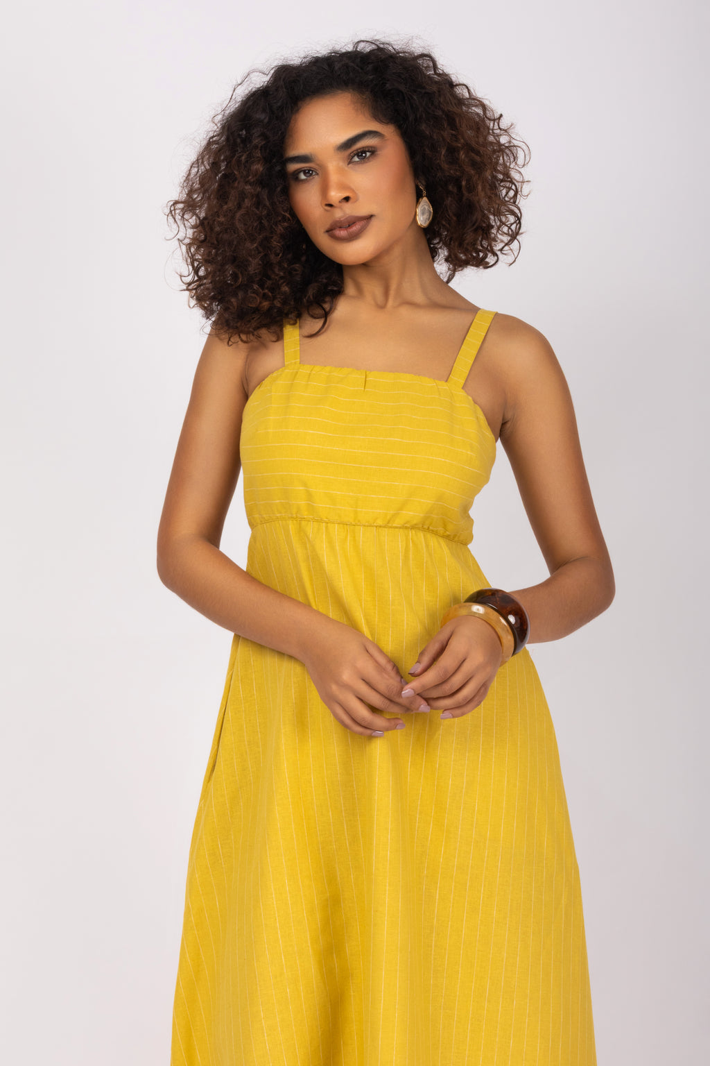 Vestido longo em linho com listras