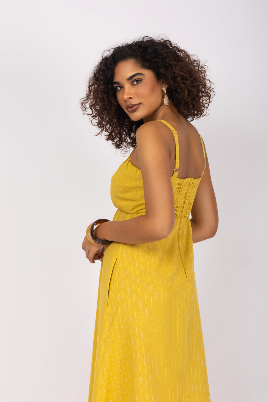 Vestido longo em linho com listras