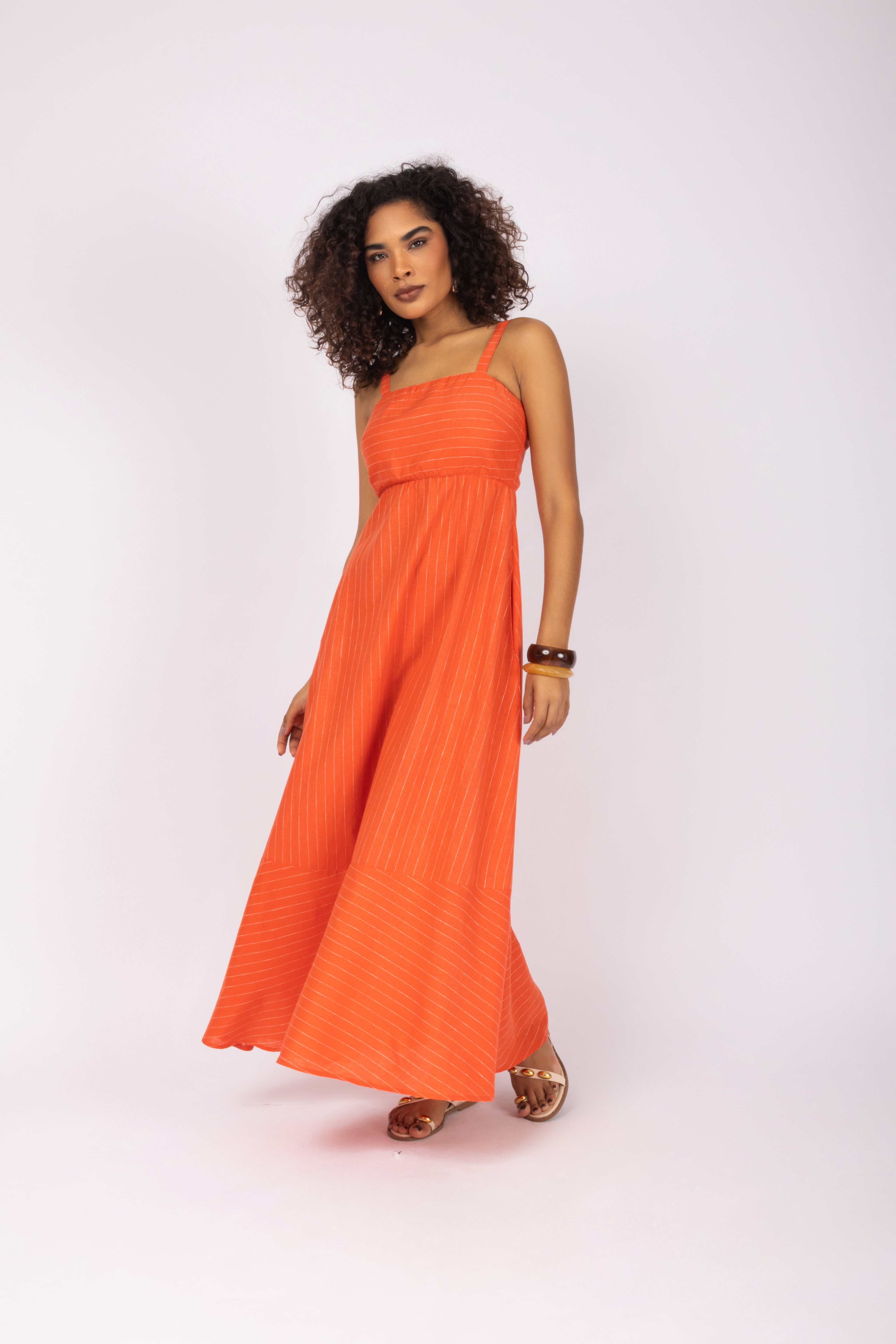 Vestido longo em linho com listras