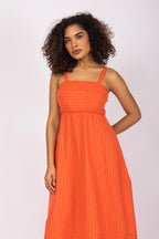 Vestido longo em linho com listras