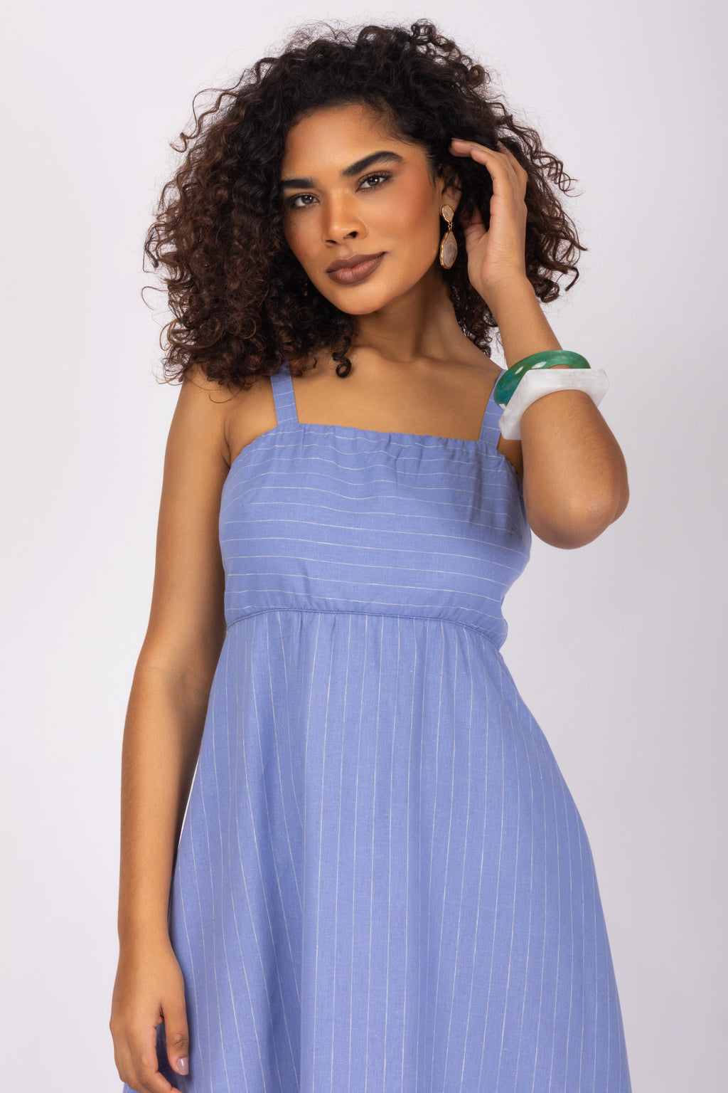 Vestido longo em linho com listras