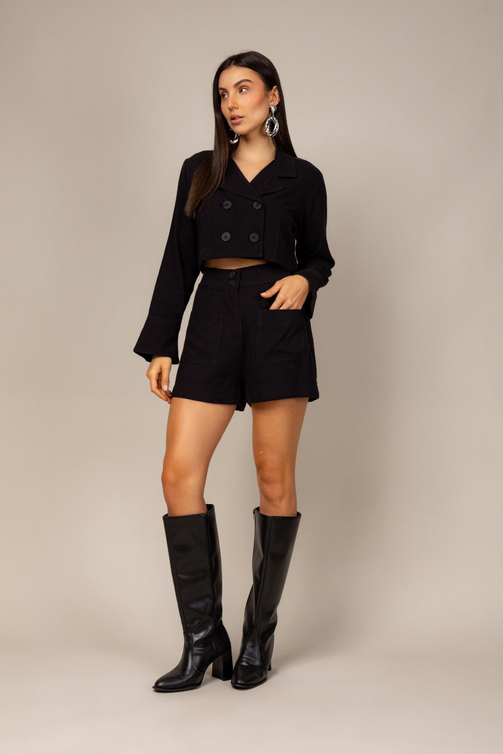 Conjunto mini blazer e shorts texturizado