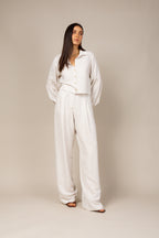 Conjunto com camisa e calça pantalona