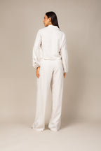 Conjunto com camisa e calça pantalona