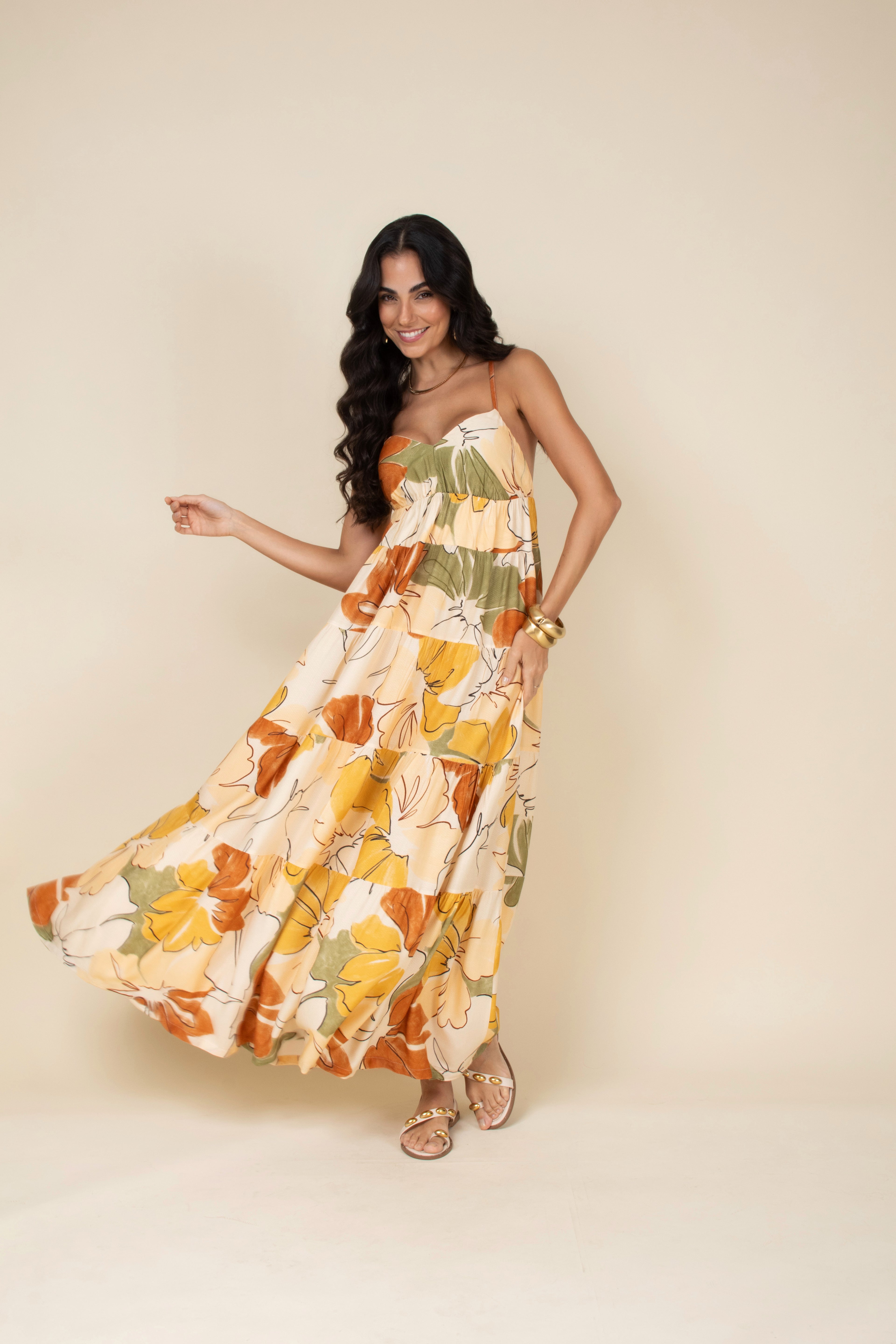 Vestido longo estampado com alças finas