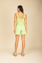 Conjunto em sarja de top e shorts