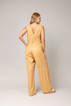 Macacão bicolor sem mangas em linho