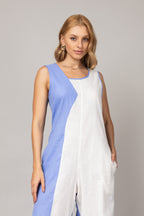 Macacão bicolor sem mangas em linho