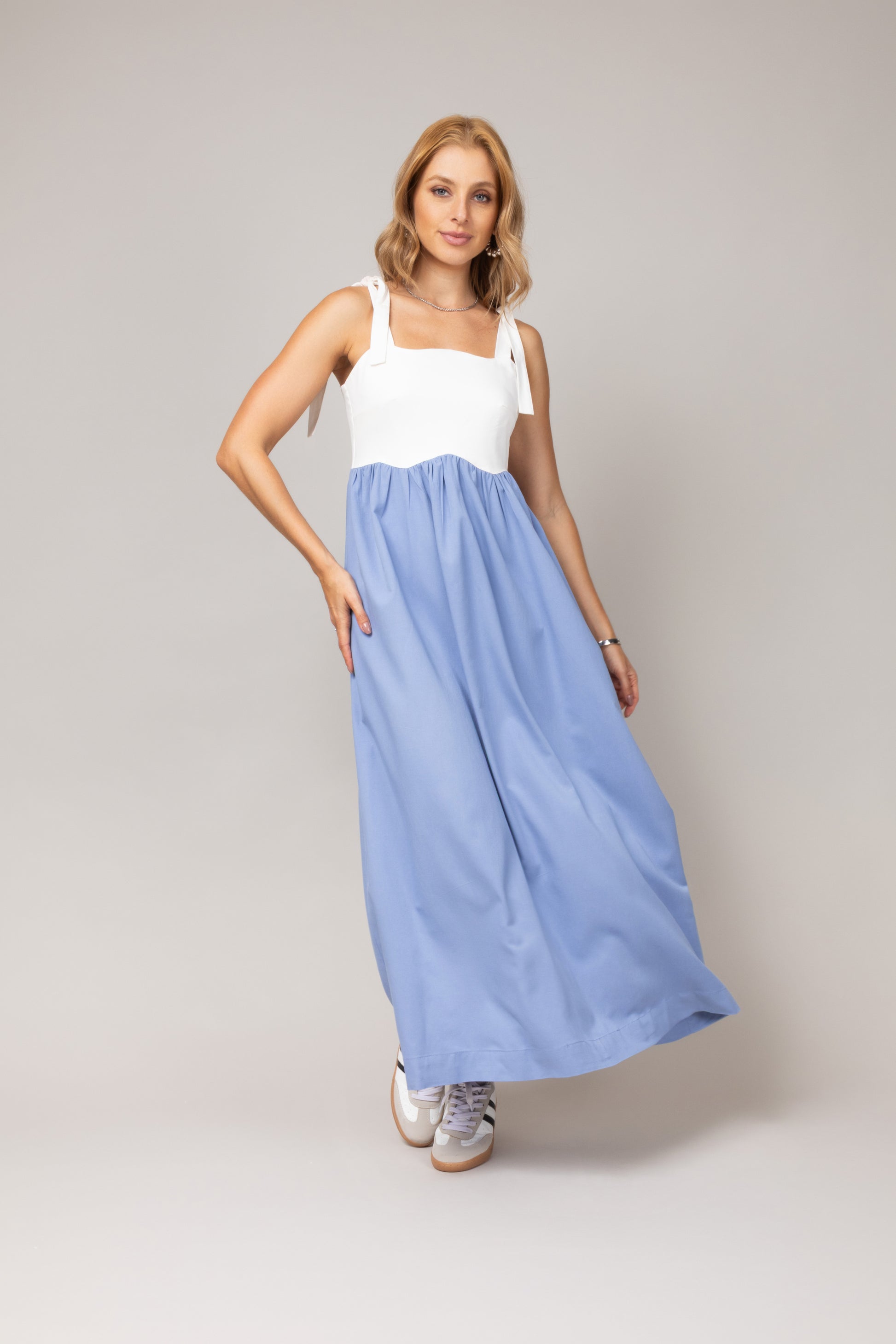Vestido midi bicolor com alças