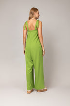 Macacão canelado com amarração nos ombros