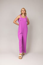 Macacão canelado com amarração nos ombros