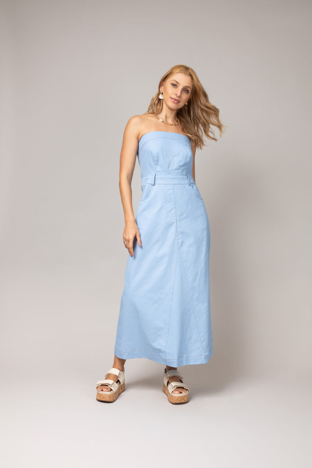 Vestido tomara que caia em sarja