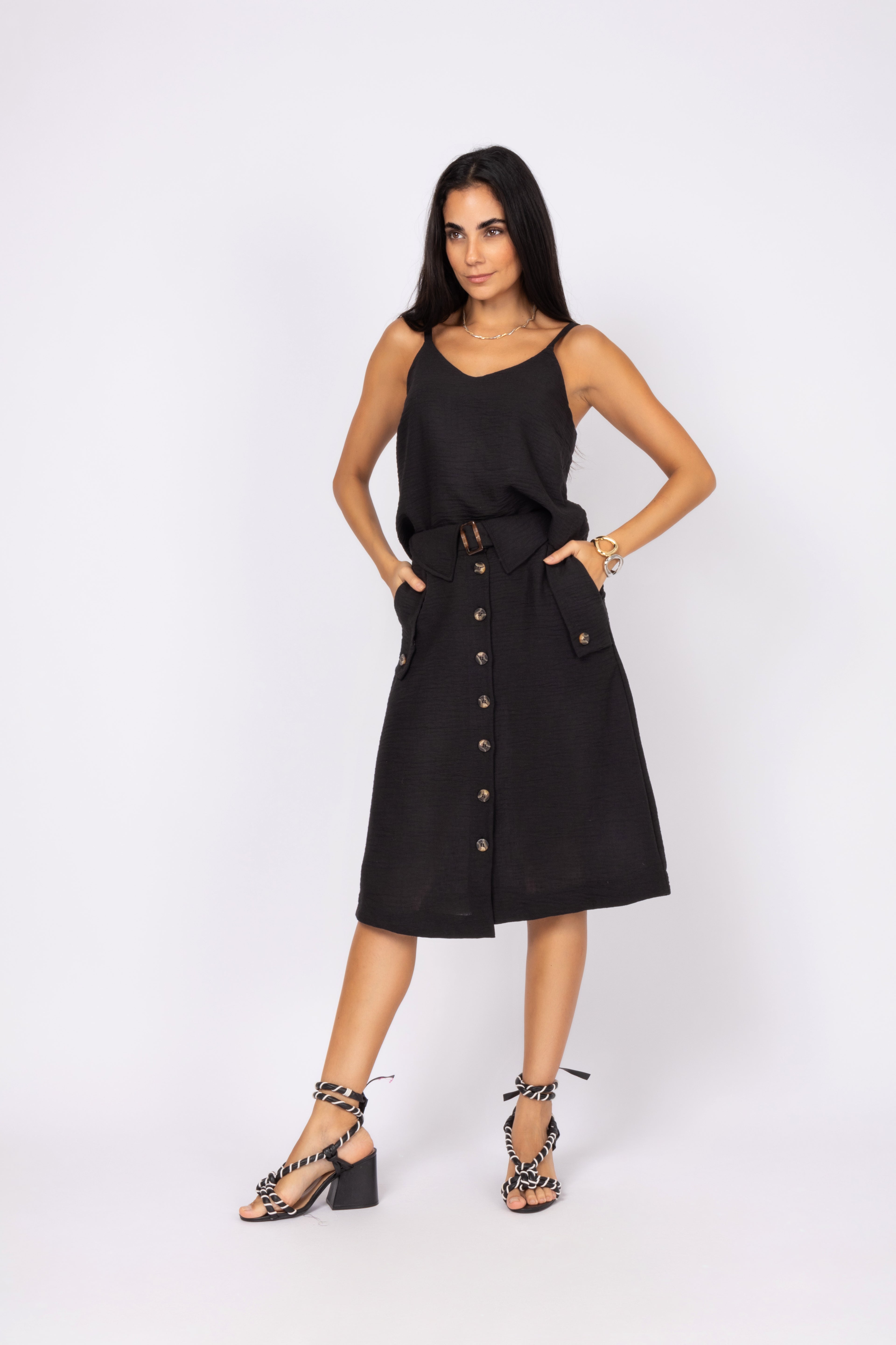 Conjunto de blusa com saia midi
