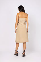 Conjunto de blusa com saia midi