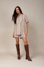 Conjunto listrado com blazer e short