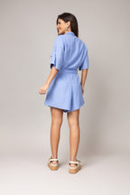 Macaquinho com cinto faixa e bolsos frontais