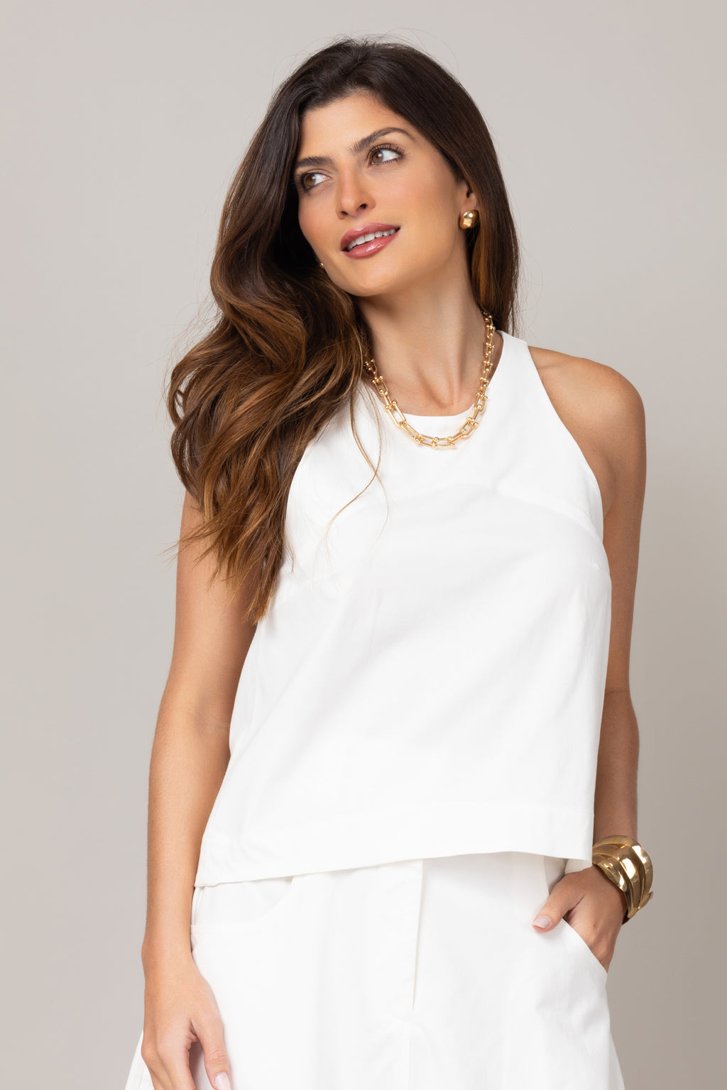 Conjunto top regata e saia assimétrica
