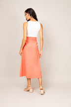 Saia midi com bolsos e cinto forrado