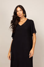 Vestido midi com fenda frontal