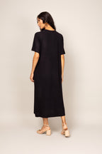 Vestido midi com fenda frontal