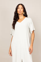 Vestido midi com fenda frontal