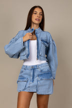 Saia curta jeans com bolsos