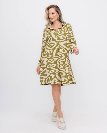 Vestido em viscose estampa animal print verde