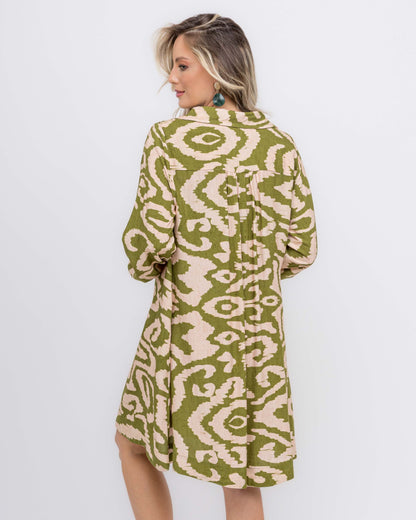 Vestido em viscose estampa animal print verde