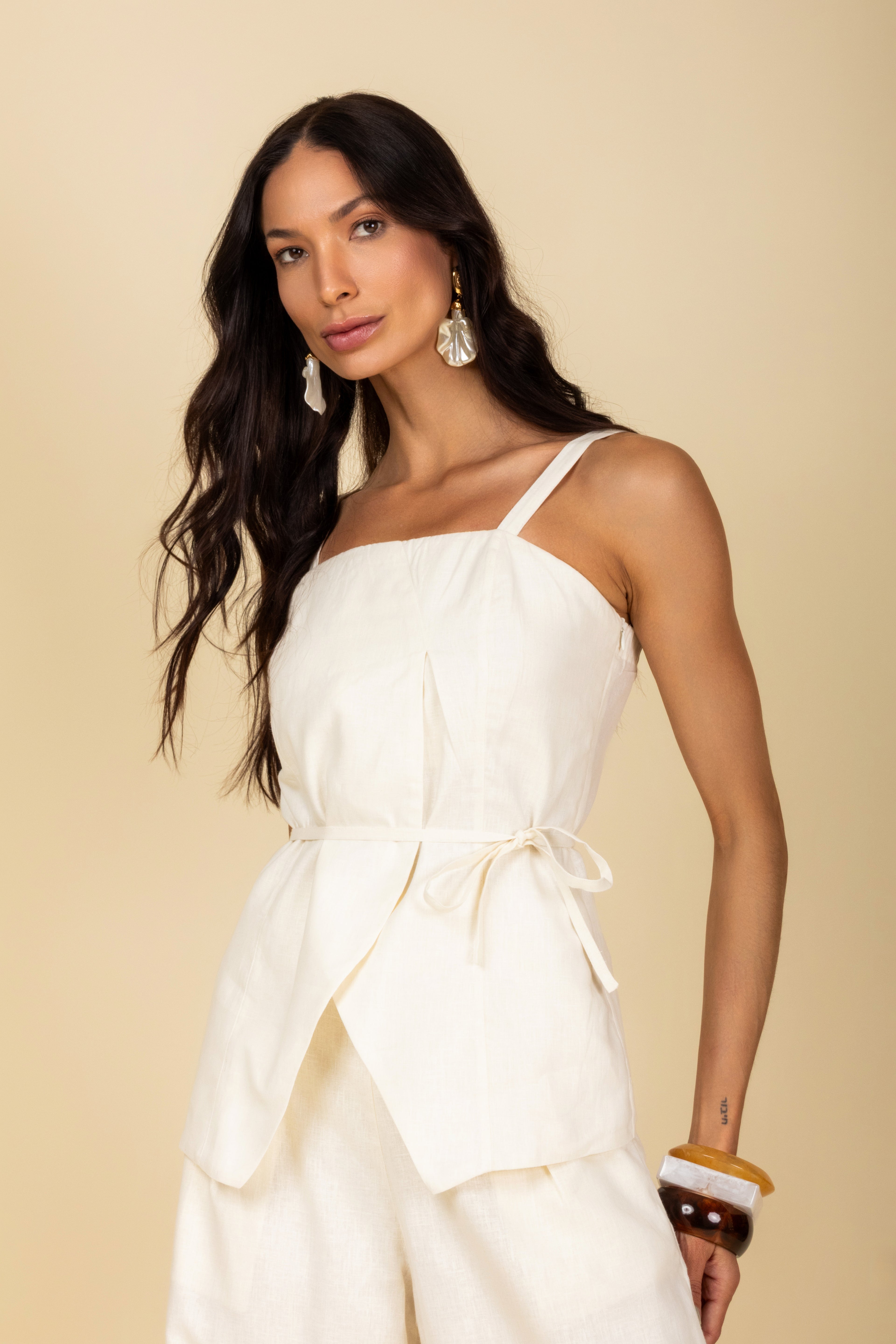 Conjunto blusa e calça em linho